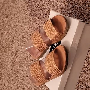 SANDAL